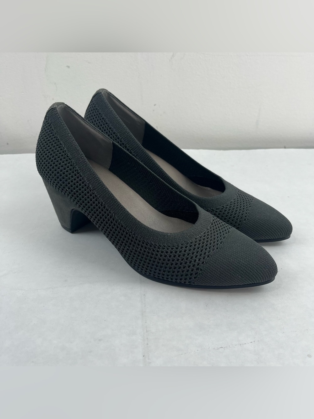 Eileen Fisher Kiss Stretch Knit Pumps Black Pointed Toe Heels Size 7